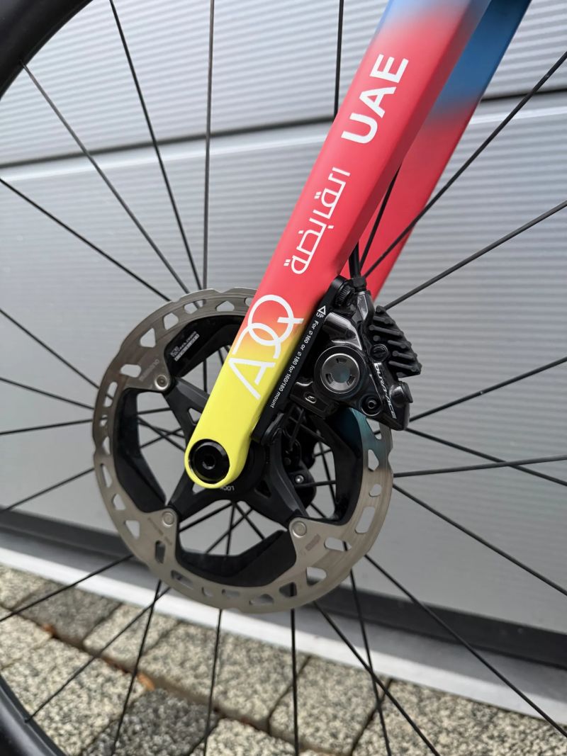 Prodám Colnago V4Rs, málo jeté 810km, naprosto nepoškozené, stav nového kola, wattmetr