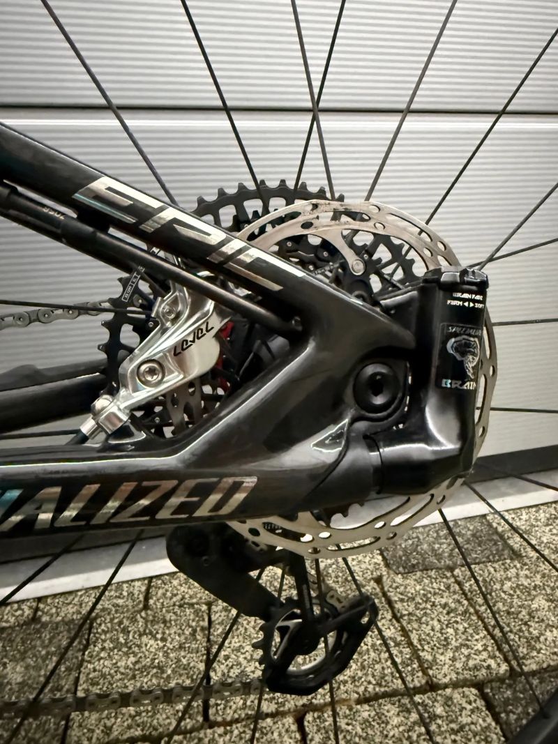 Specialized S-WORKS EPIC EVO, celoodpružené, wattmeter, gloss purple tint fades over carbon /chrome.