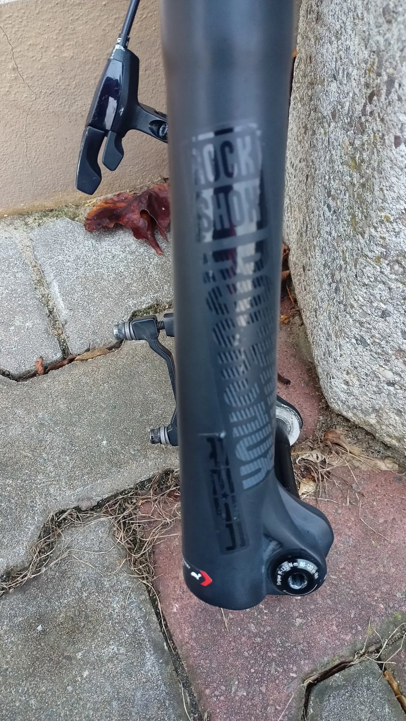 Rock Shox FS-REBA-15B-A8 remote lockout 130mm