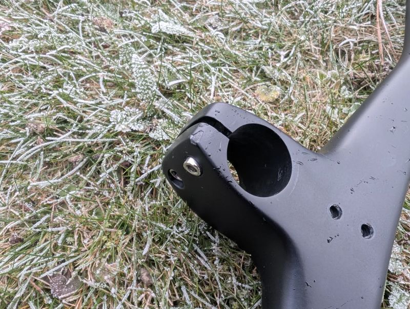 Karbonový kokpit, řidítka 