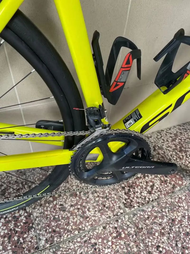 Scott Addict RC 30 yellow.