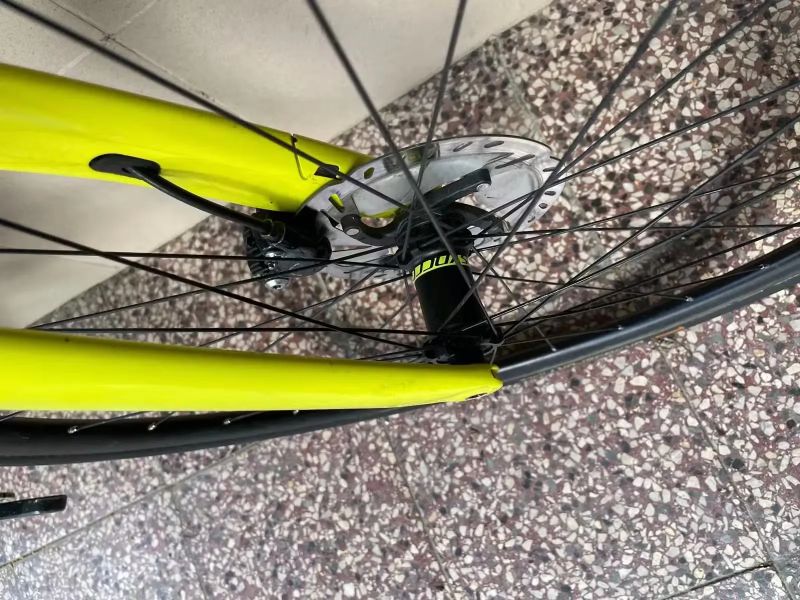 Scott Addict RC 30 yellow.