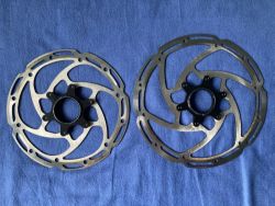 Nové brzdové kotouče Tektro 203 a 180 mm, Centerlock