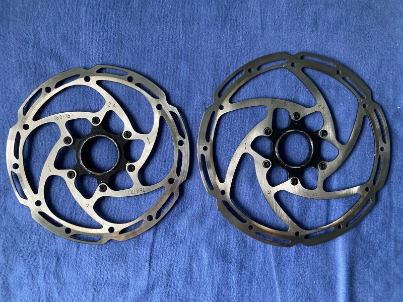 Nové brzdové kotouče Tektro 203 a 180 mm, Centerlock