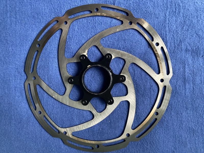 Nové brzdové kotouče Tektro 203 a 180 mm, Centerlock