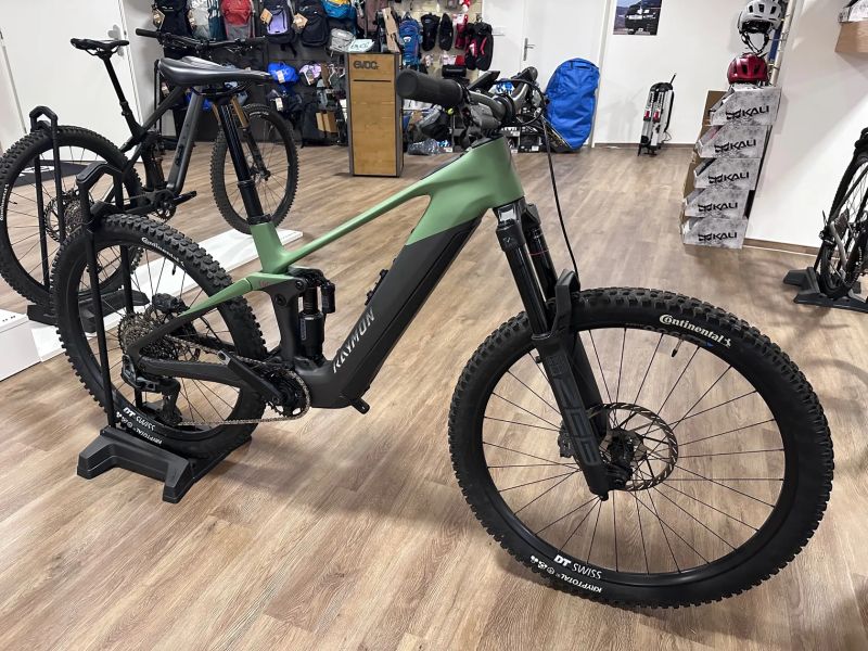 Testovací elektrokolo Raymon Tarok Pro vel.M snájezdem 186 km, původní cena 212 000 Kč!!