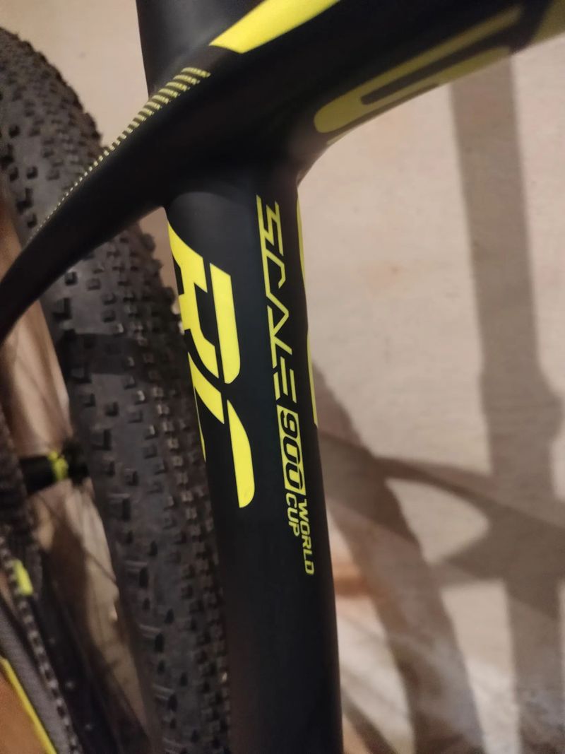 Scott Scale RC World Cup HMX carbon vel. L