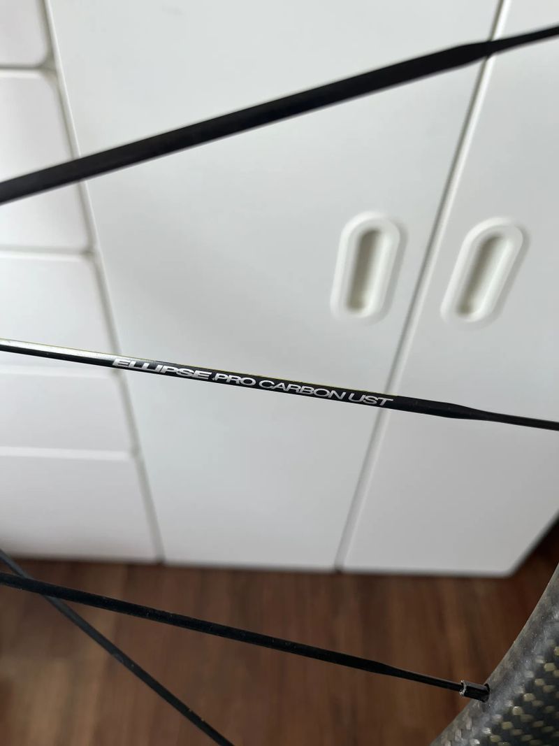 Mavic ELLIPSE PRO CARBON UST - dráhová/fixed gear - zánovní.