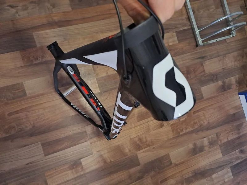 NOVÝ karbonový rám Scott Scale / 29er / velikost L a XL / pevná osa 12x142mm nebo rychloupínák