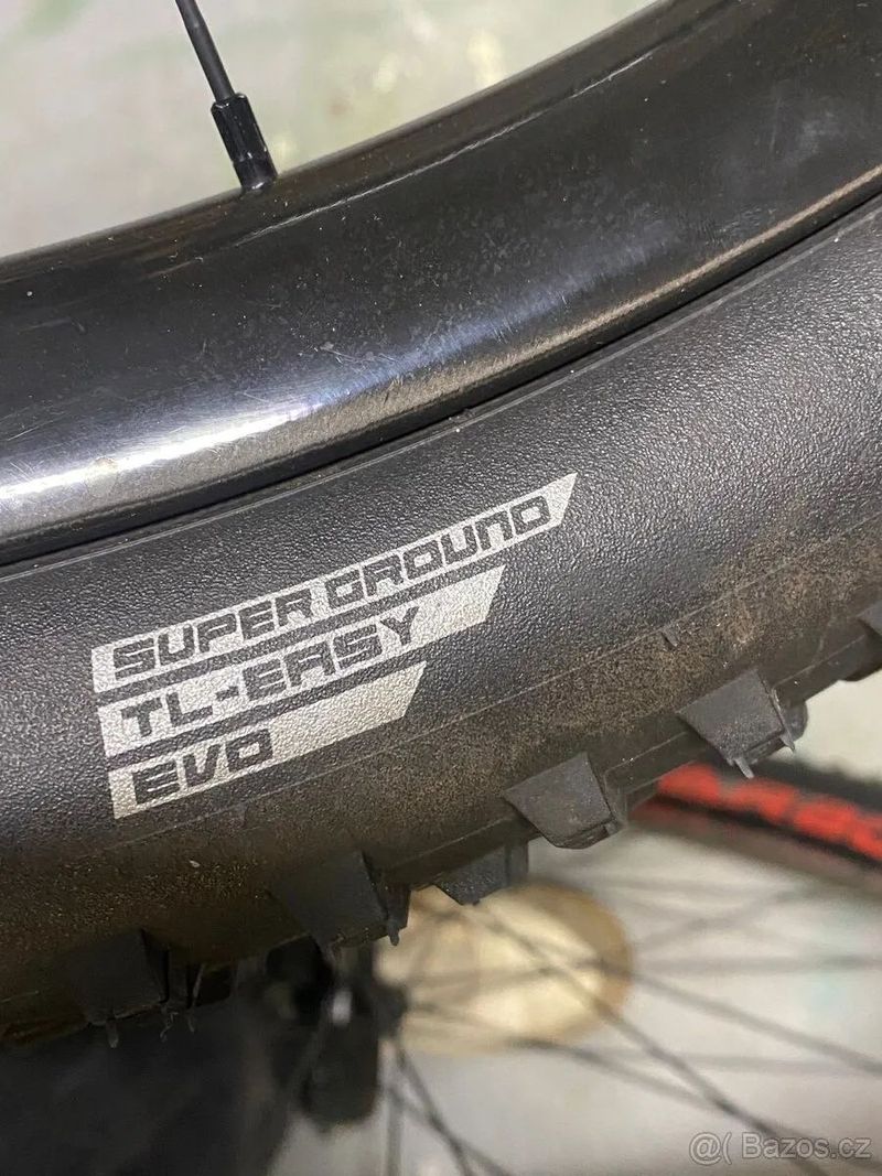 Karbonová kola XT 27,5 (650b), pláště Schwalne EVO