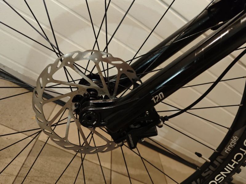 Celoodpružené horské kolo