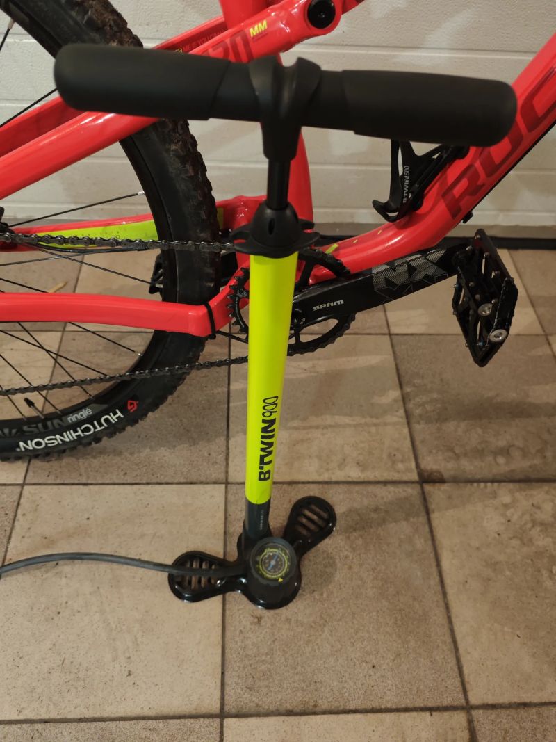 Celoodpružené horské kolo