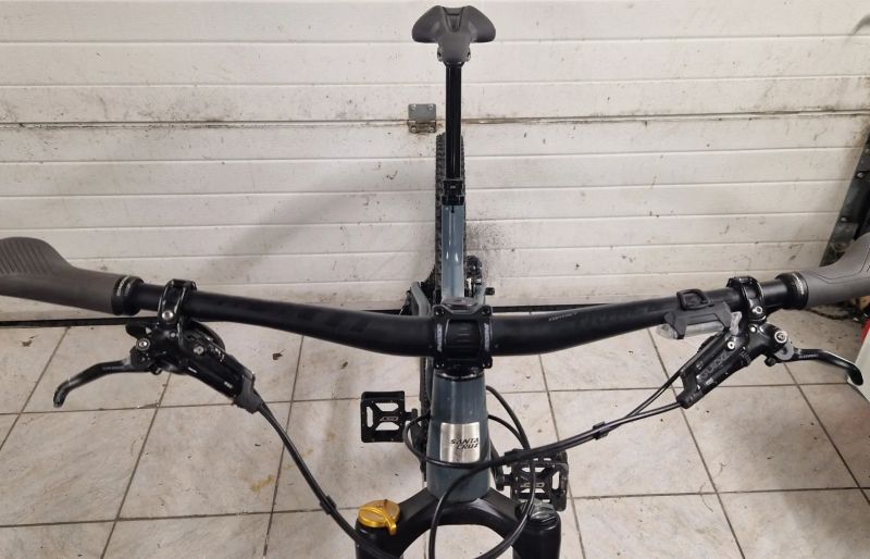 Hightower LT XL na pružinách, DT, GX, RSC