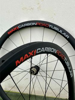 🔥 KARBONOVÁ ZAPLETENÁ SILNIČNÍ KOLA MAX1 (1150G) 🔥