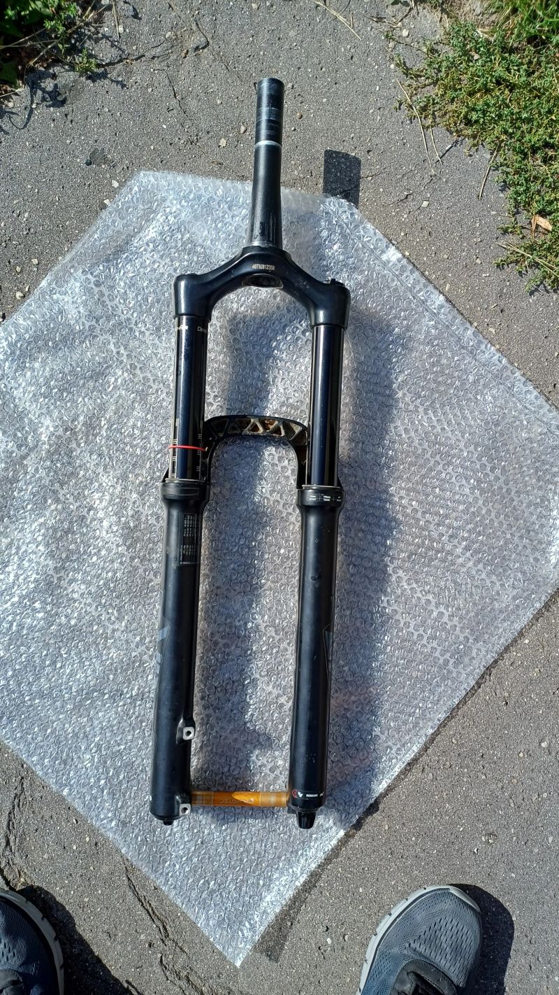 Rock shox lyrik RC