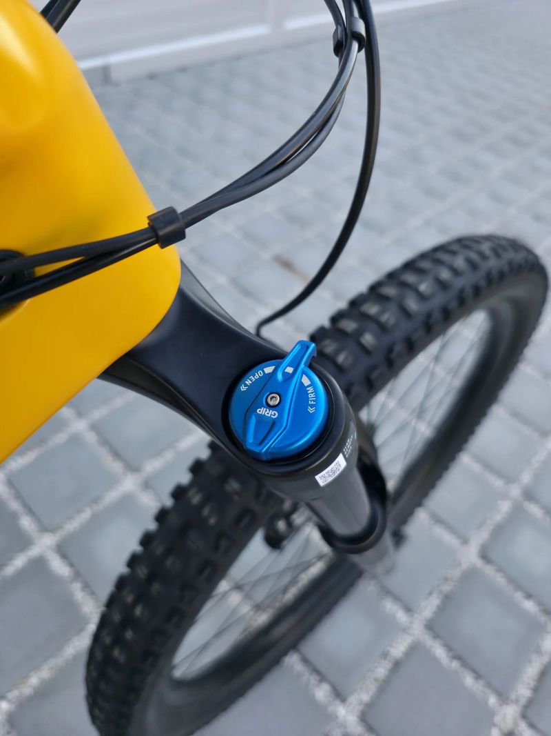 Elektrokolo Trek Fuel EXe 9.8 Carbon 2023 - 29″ velikost XL