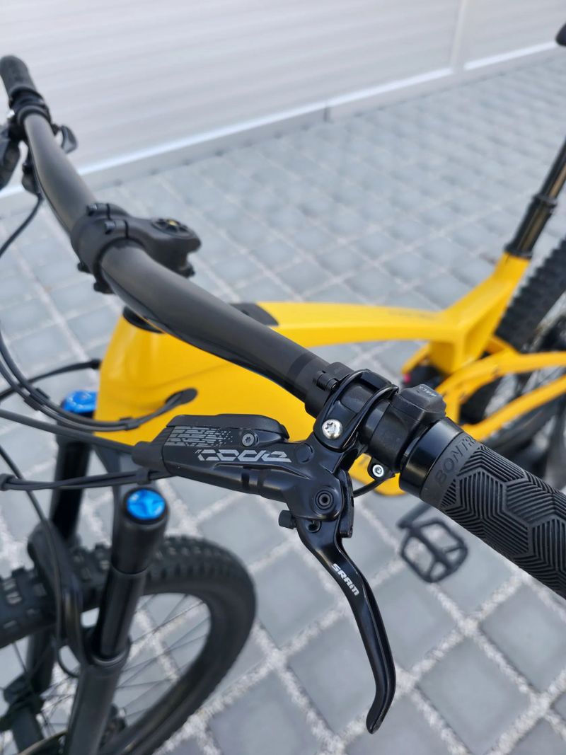 Elektrokolo Trek Fuel EXe 9.8 Carbon 2023 - 29″ velikost XL