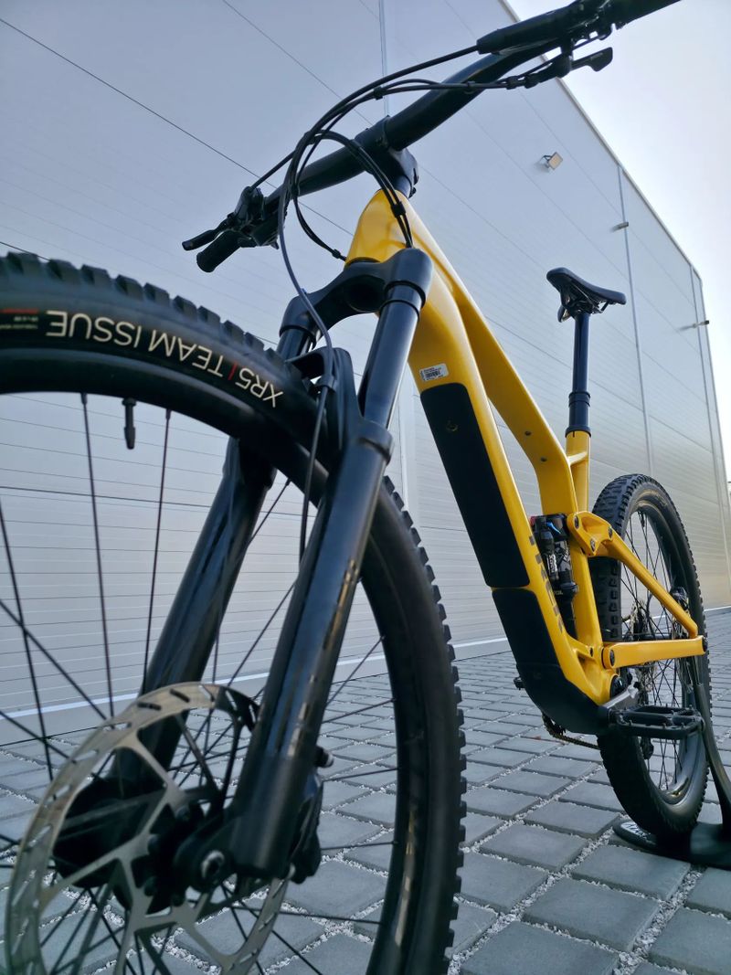 Elektrokolo Trek Fuel EXe 9.8 Carbon 2023 - 29″ velikost XL