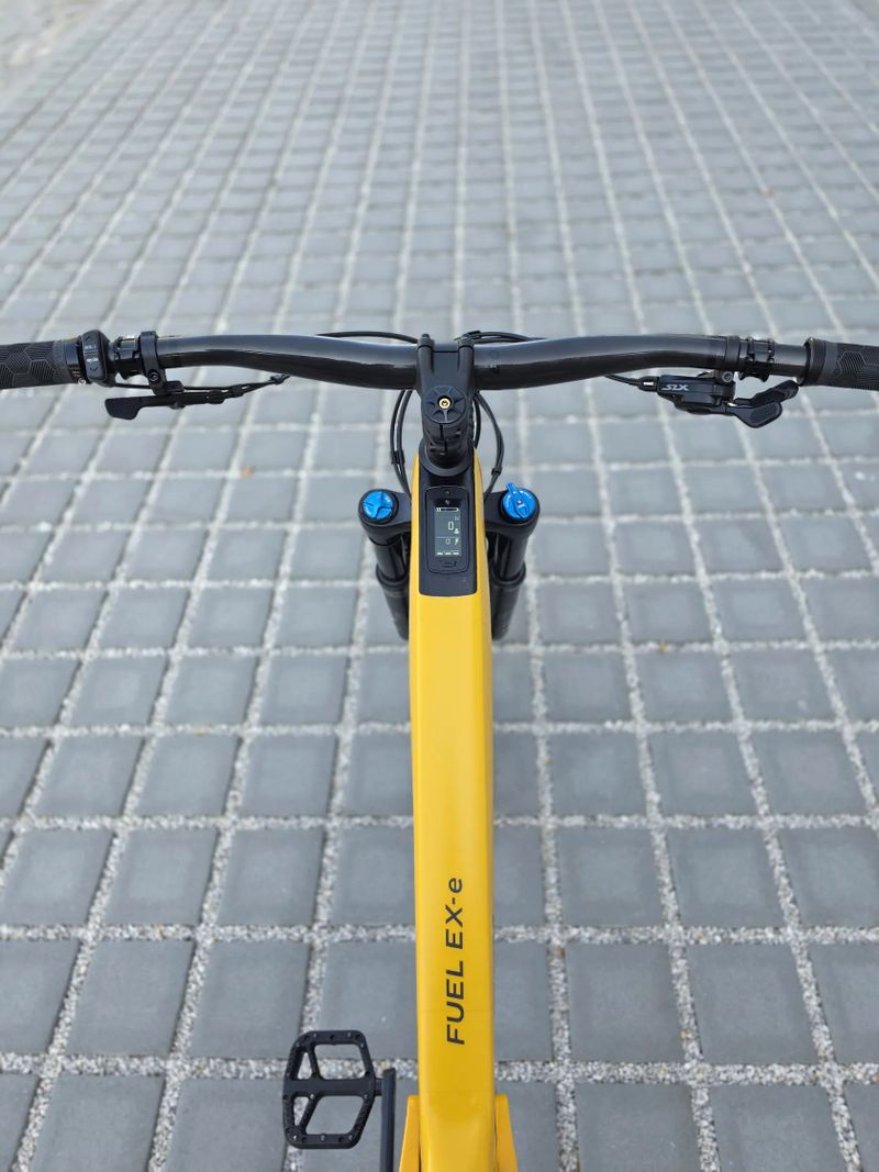 Elektrokolo Trek Fuel EXe 9.8 Carbon 2023 - 29″ velikost XL