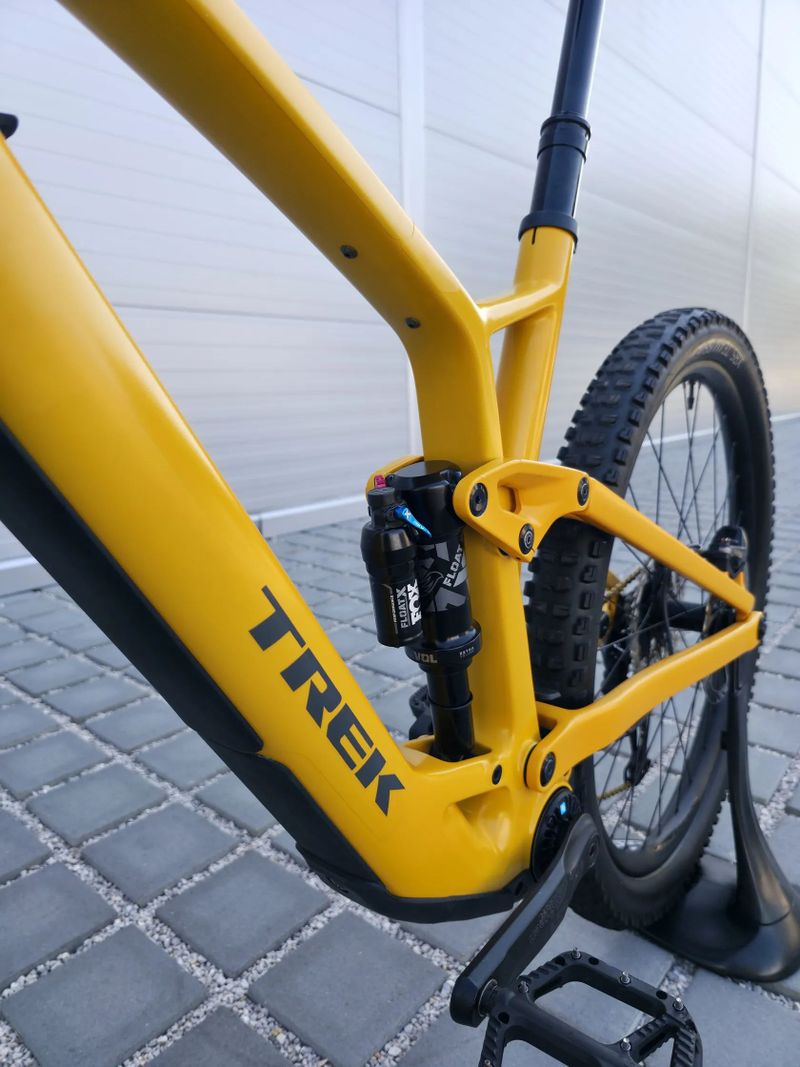 Elektrokolo Trek Fuel EXe 9.8 Carbon 2023 - 29″ velikost XL