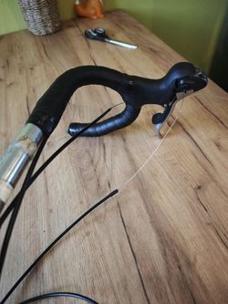 Kokpit (řídítka a páky)