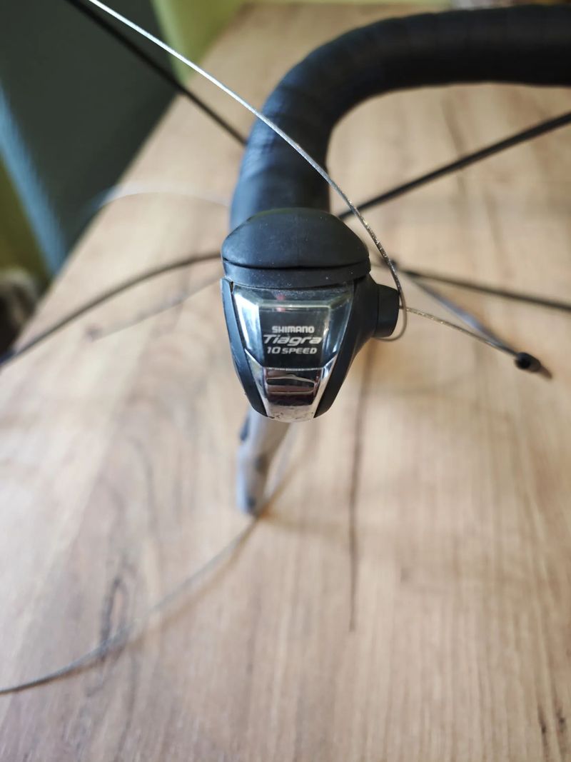 Kokpit (řídítka a páky)