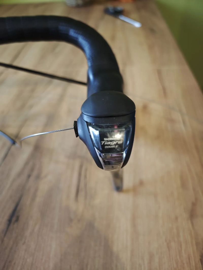 Kokpit (řídítka a páky)