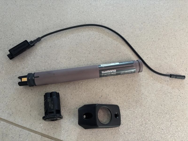 Shimano BT-DN110 baterie Di2, propojka 2 porty pro Di2, Di2 SD50 kabely