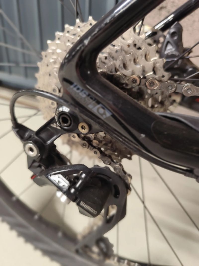 Scott Scale 930 (2017) – karbonový rám, 27,5″ kola, Fox 32, Shimano SLX, Syncros