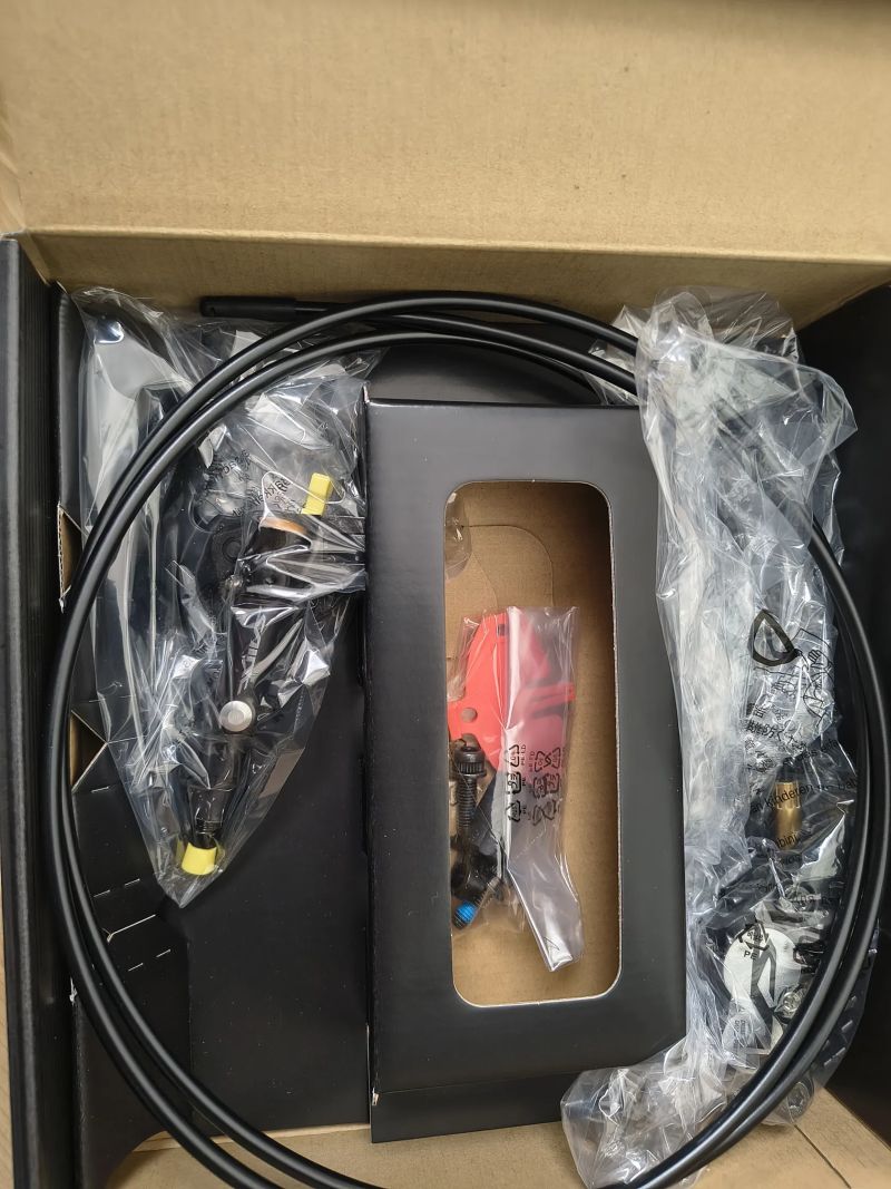 Prodám nové brzdy Shimano Saint BR-M820 přední + zadní