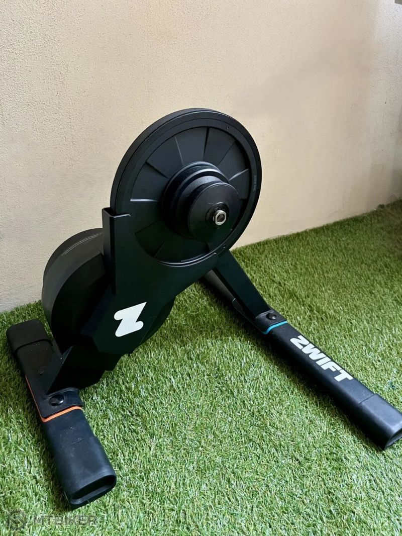 Trenažér Zwift Hub + Cog & Click