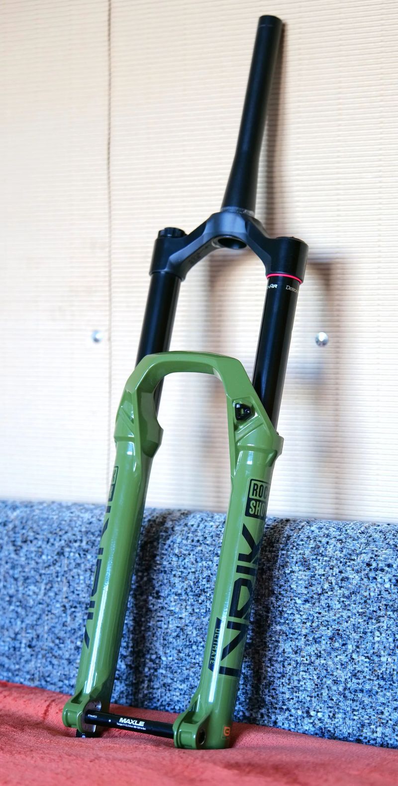 Prodám Green Rock Shox Lyrik Ultimate Charger 3 RC2 D1 160mm offset 37mm + update kit 3.1 rc2