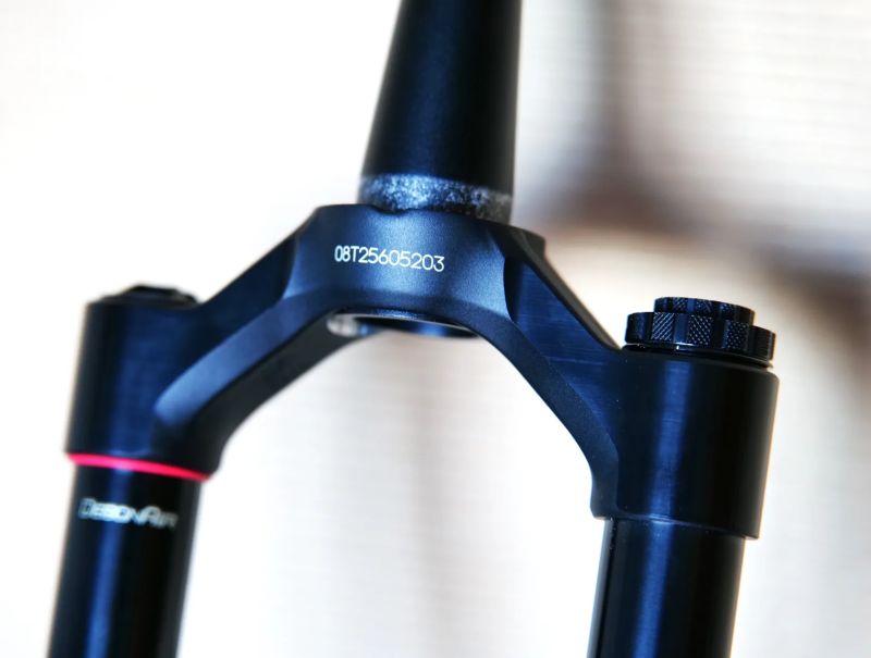 Prodám Green Rock Shox Lyrik Ultimate Charger 3 RC2 D1 160mm offset 37mm + update kit 3.1 rc2