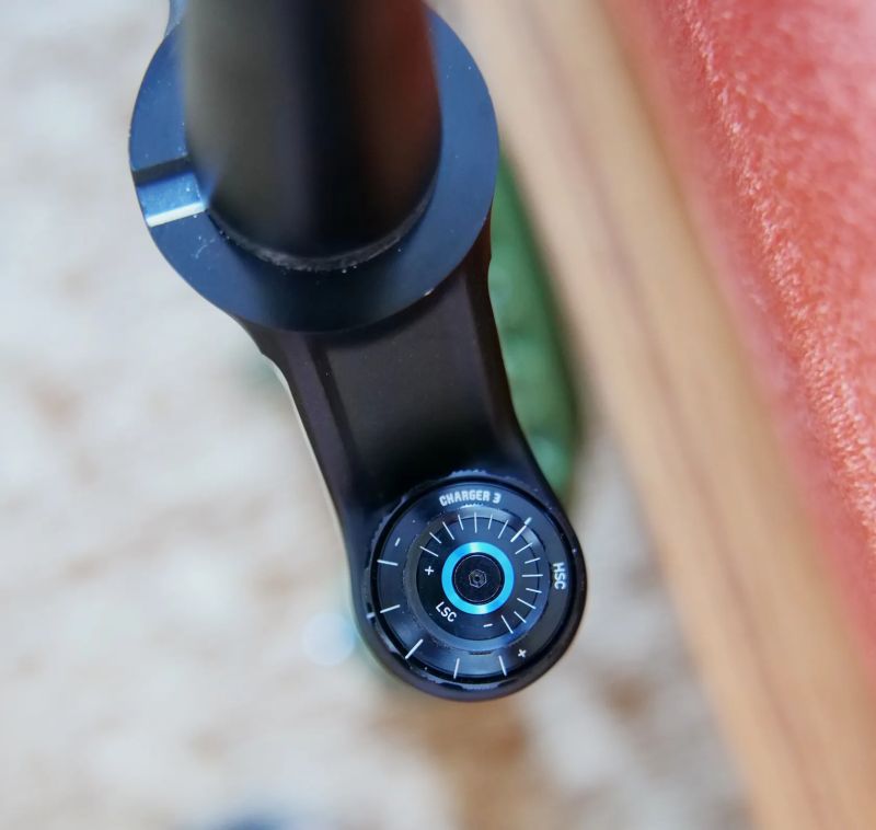 Prodám Green Rock Shox Lyrik Ultimate Charger 3 RC2 D1 160mm offset 37mm + update kit 3.1 rc2