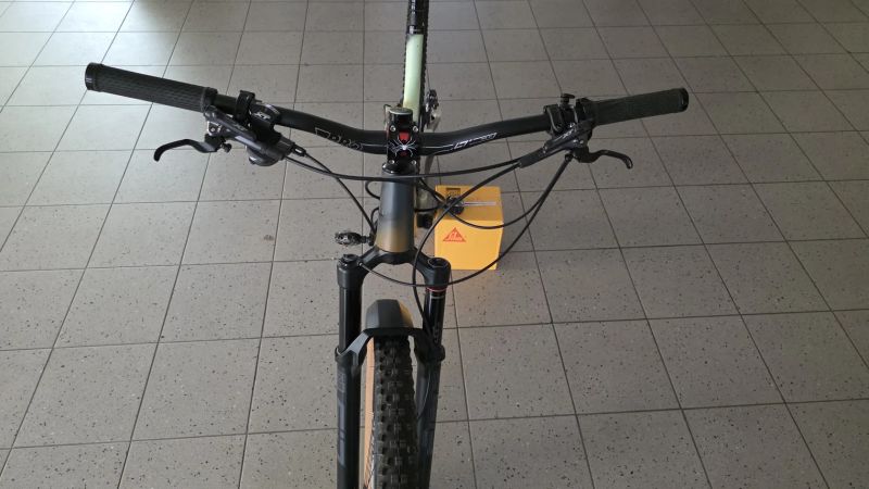 karbonový xc full postavené na rámu spyder komplet xt , sid, najeto do 500 km