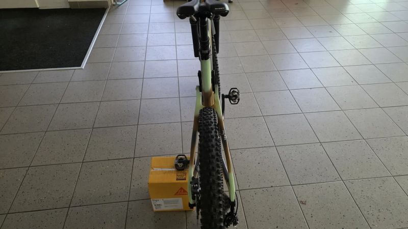 karbonový xc full postavené na rámu spyder komplet xt , sid, najeto do 500 km