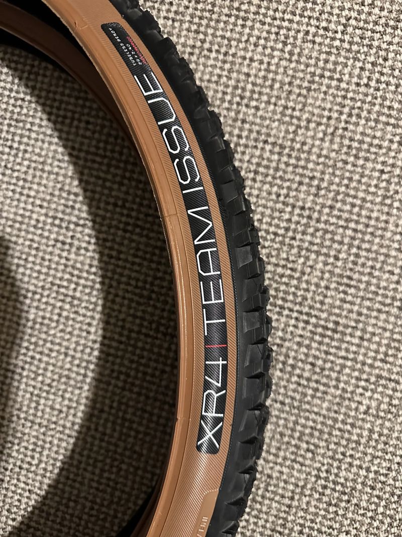 Bontrager XR4 team Issue, 29x2,4