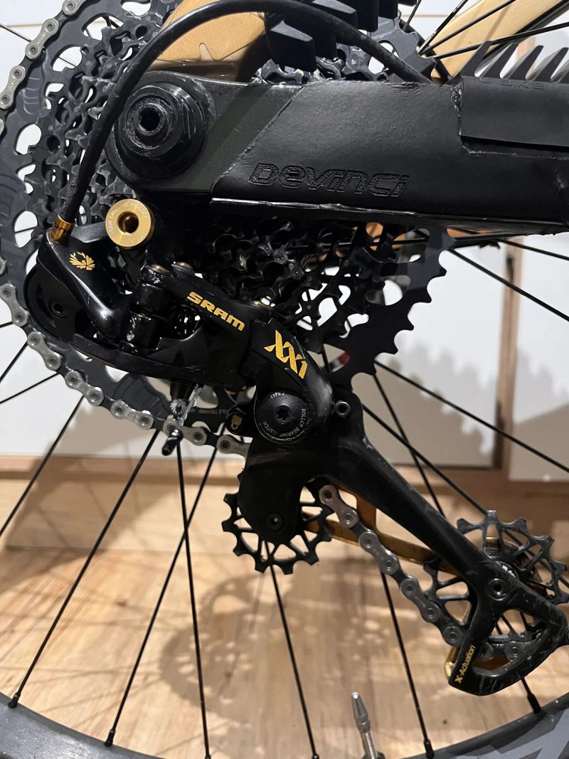 Sram XX1 mechanická přehazovačka s řazením