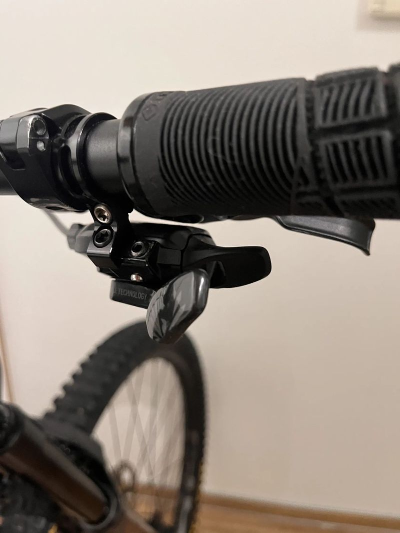 Sram XX1 mechanická přehazovačka s řazením