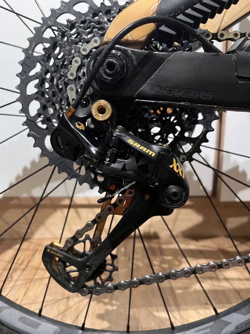 Sram XX1 mechanická přehazovačka s řazením
