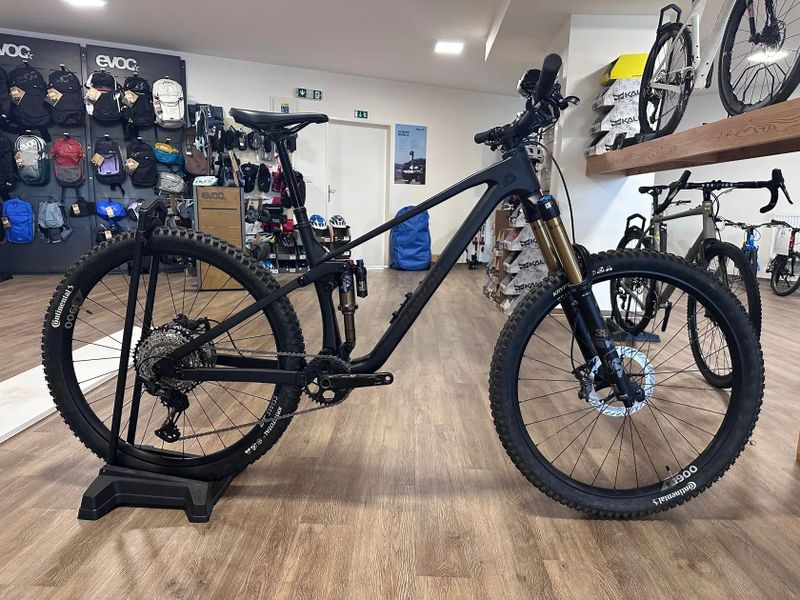 Předváděcí kolo Raymon Rokua 170 Ultra vel. M, Ušetříte 44 000 Kč! 