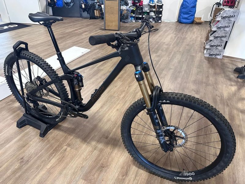 Předváděcí kolo Raymon Rokua 170 Ultra vel. M, Ušetříte 44 000 Kč! 