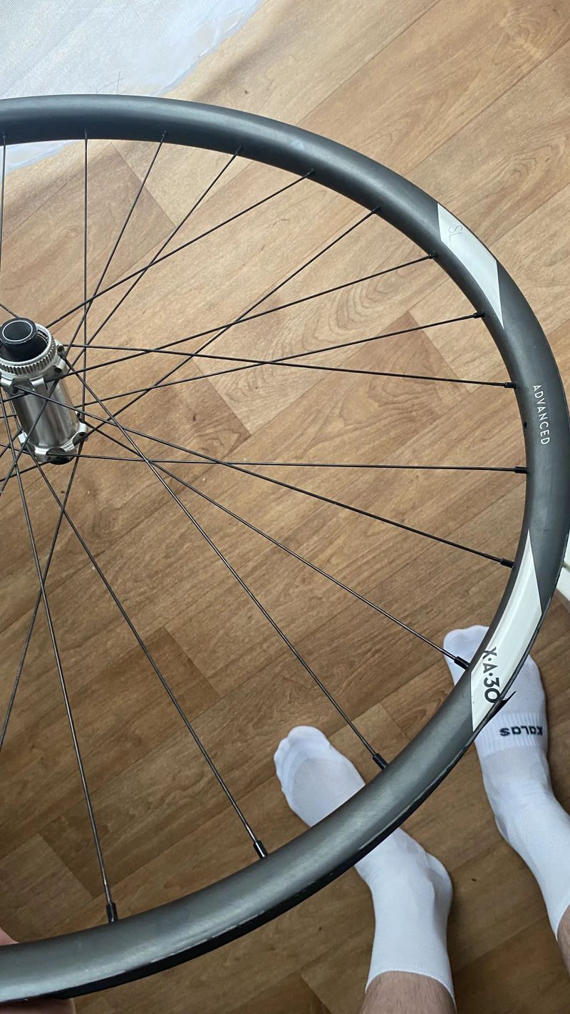 Prodám kola Newmen Advanced SL X.A. 30