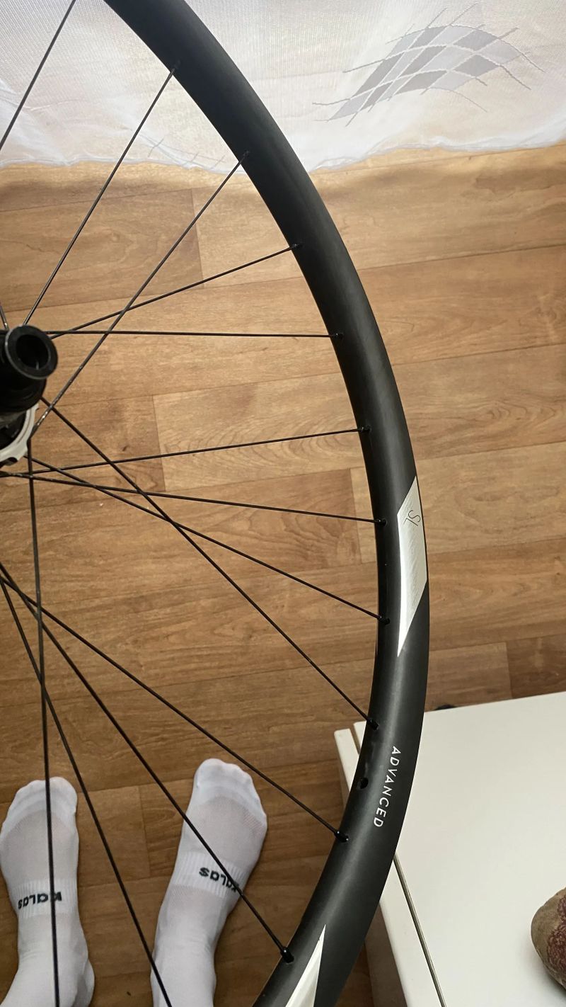 Prodám kola Newmen Advanced SL X.A. 30