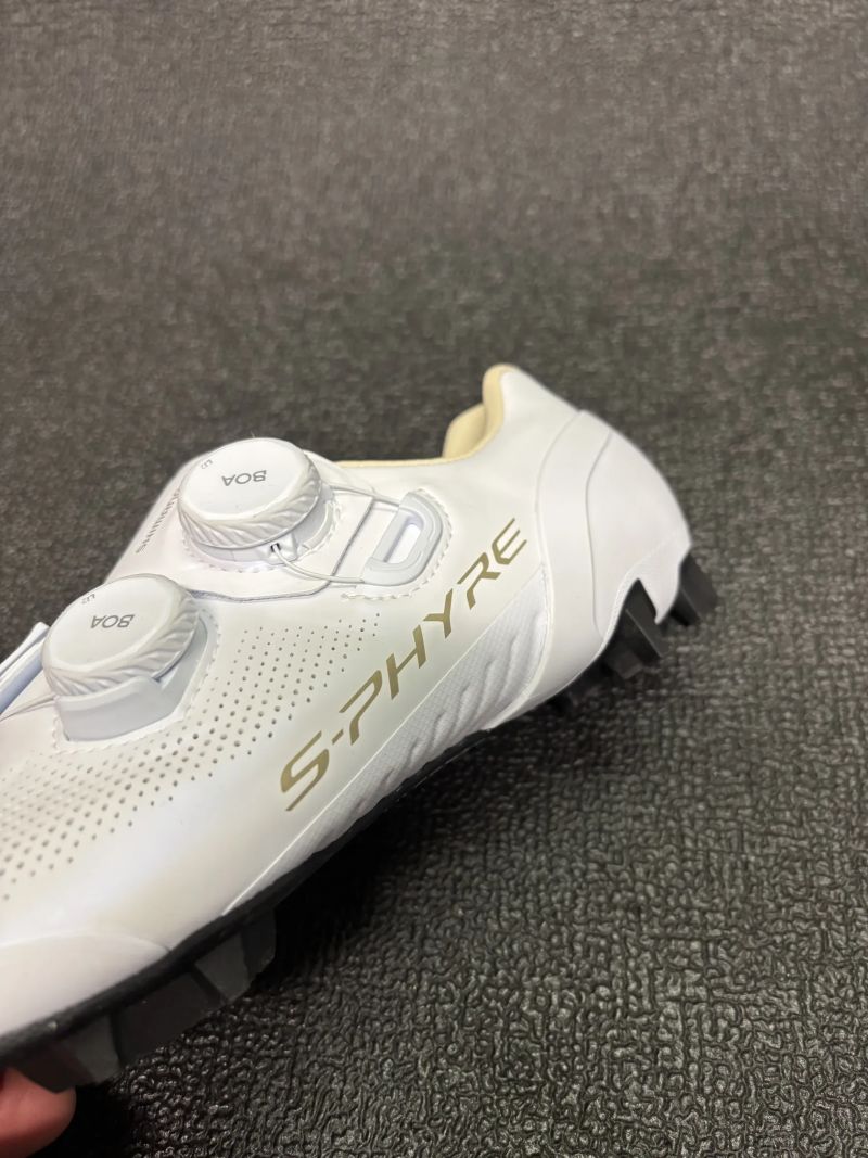 TRETRY SHIMANO SH-XC9 / S-PHYRE (SH-XC903W) s karbonovou podrážkou - vel. 38 - NOVÉ