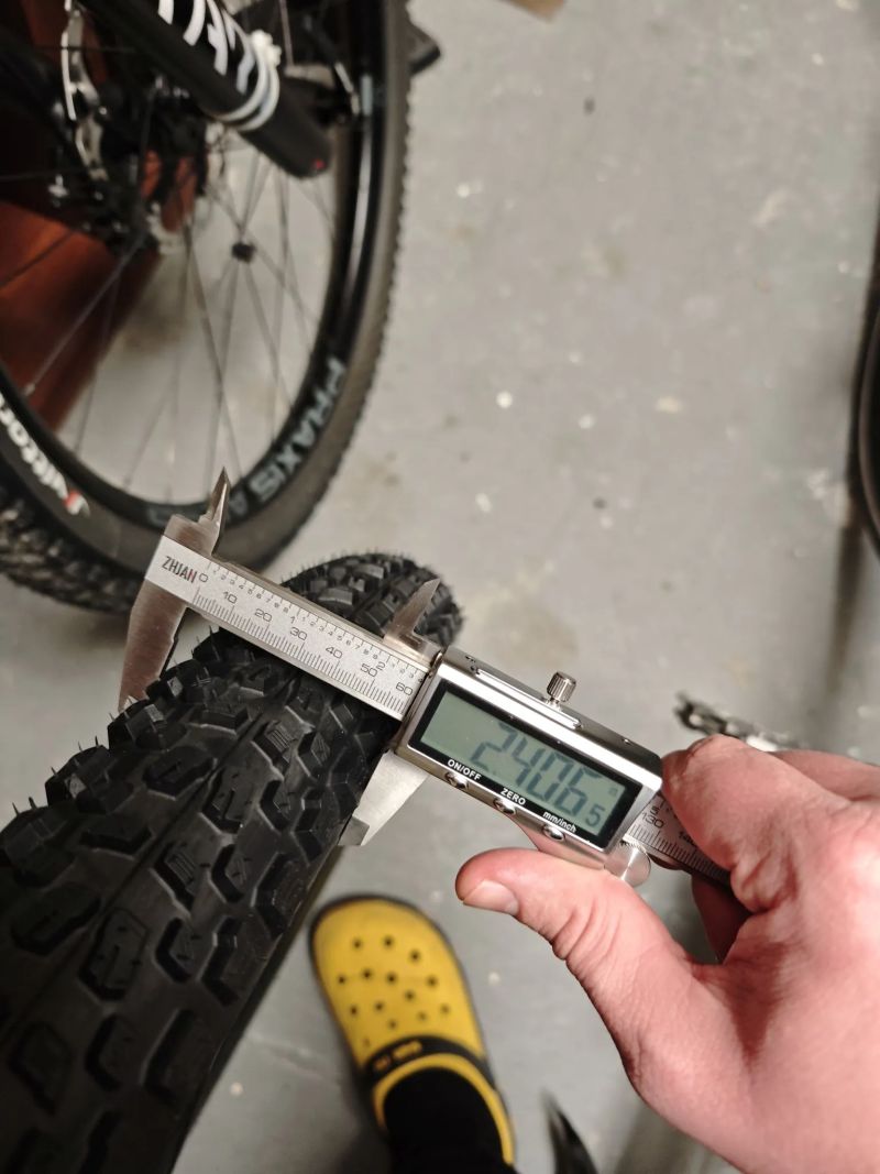 Vittoria Agarro 29x2.6 (2.4)