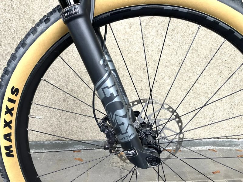 Cube Stereo 120 HPC 29 carbon vel. M (18)