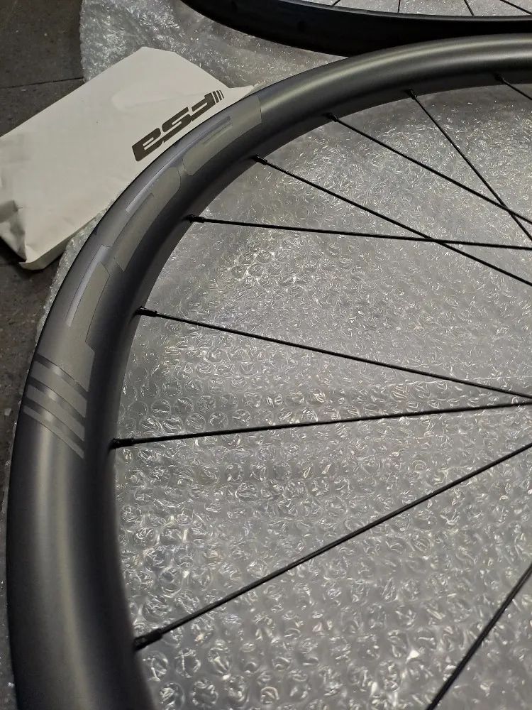 NOVÉ nepoužité karbonové kola FSA Gradient i29 WideR Carbon / 29er / boost osy / Shimano Micro Splin