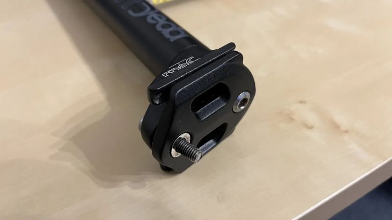 Deda sedlovka Ø31,6 mm délka 320 mm