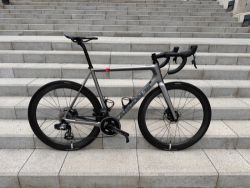 Argon 18 Gallium Disc, SRAM FORCE/RED, ENVE 45, 3T - TOP STAV
